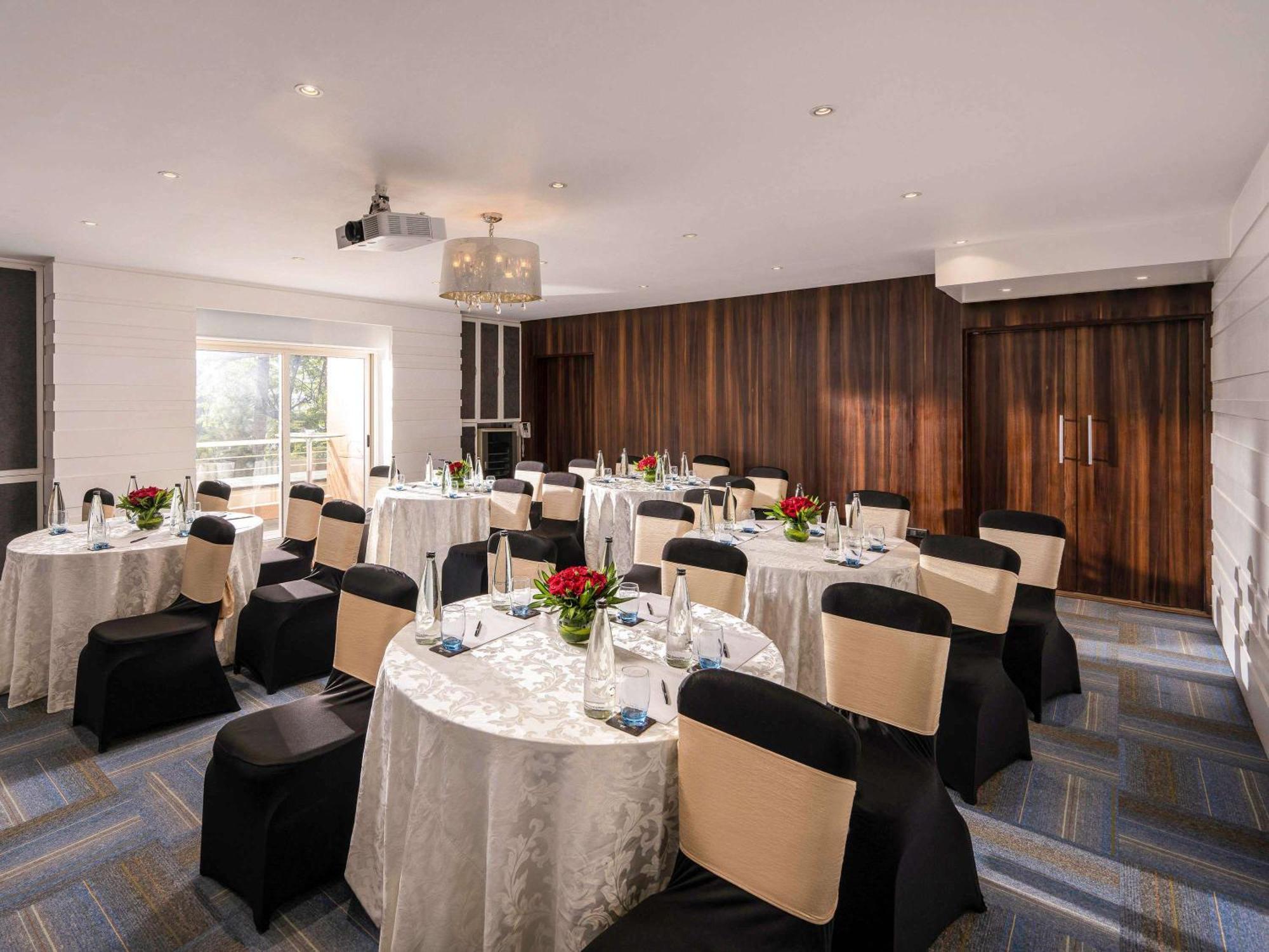 Grand Mercure Bangalore - An Accor Brand Εξωτερικό φωτογραφία
